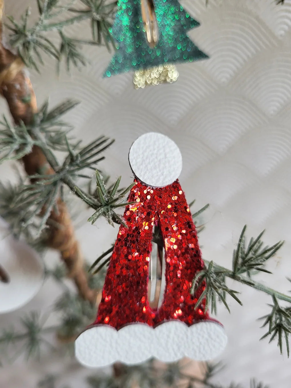 Peek-A-Beau Hohoho-Hat