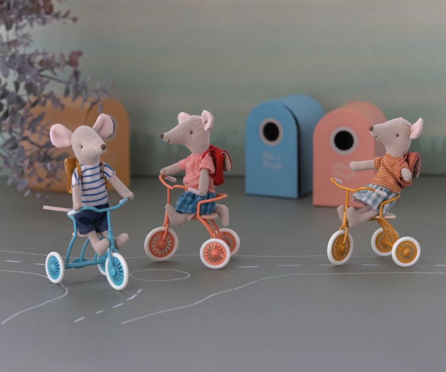 Maileg Tricycle mouse, Big sister with bag - Red