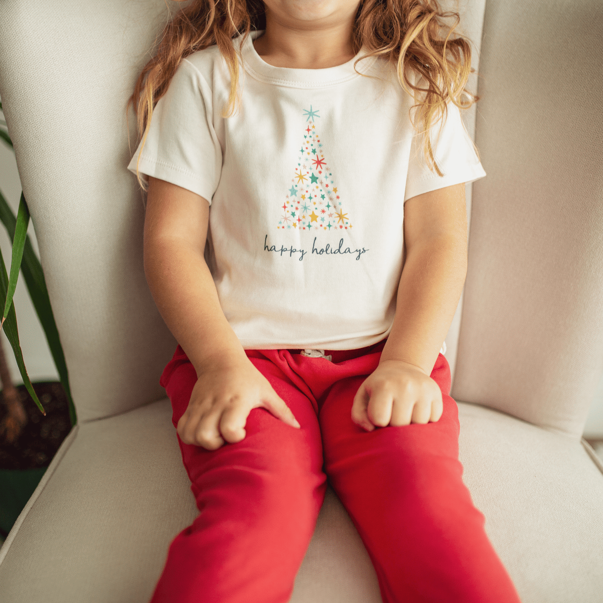 Finn & Emma Graphic Tee - Happy Holidays Tree