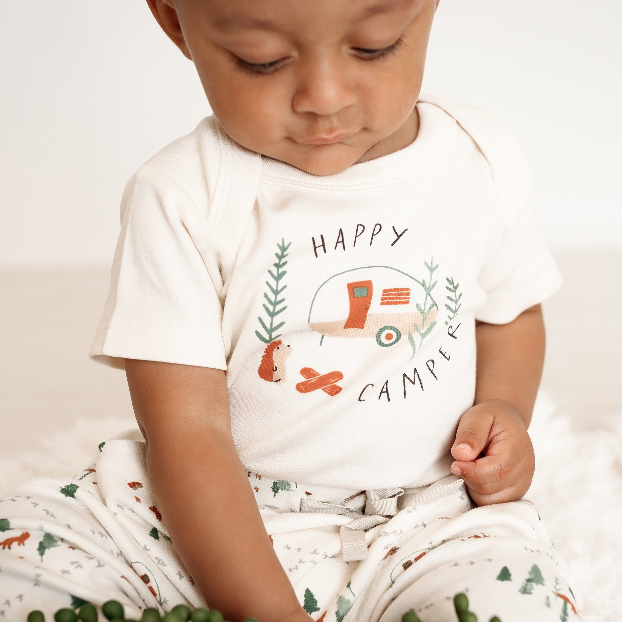 Finn & Emma Graphic Bodysuit (Happy Camper)