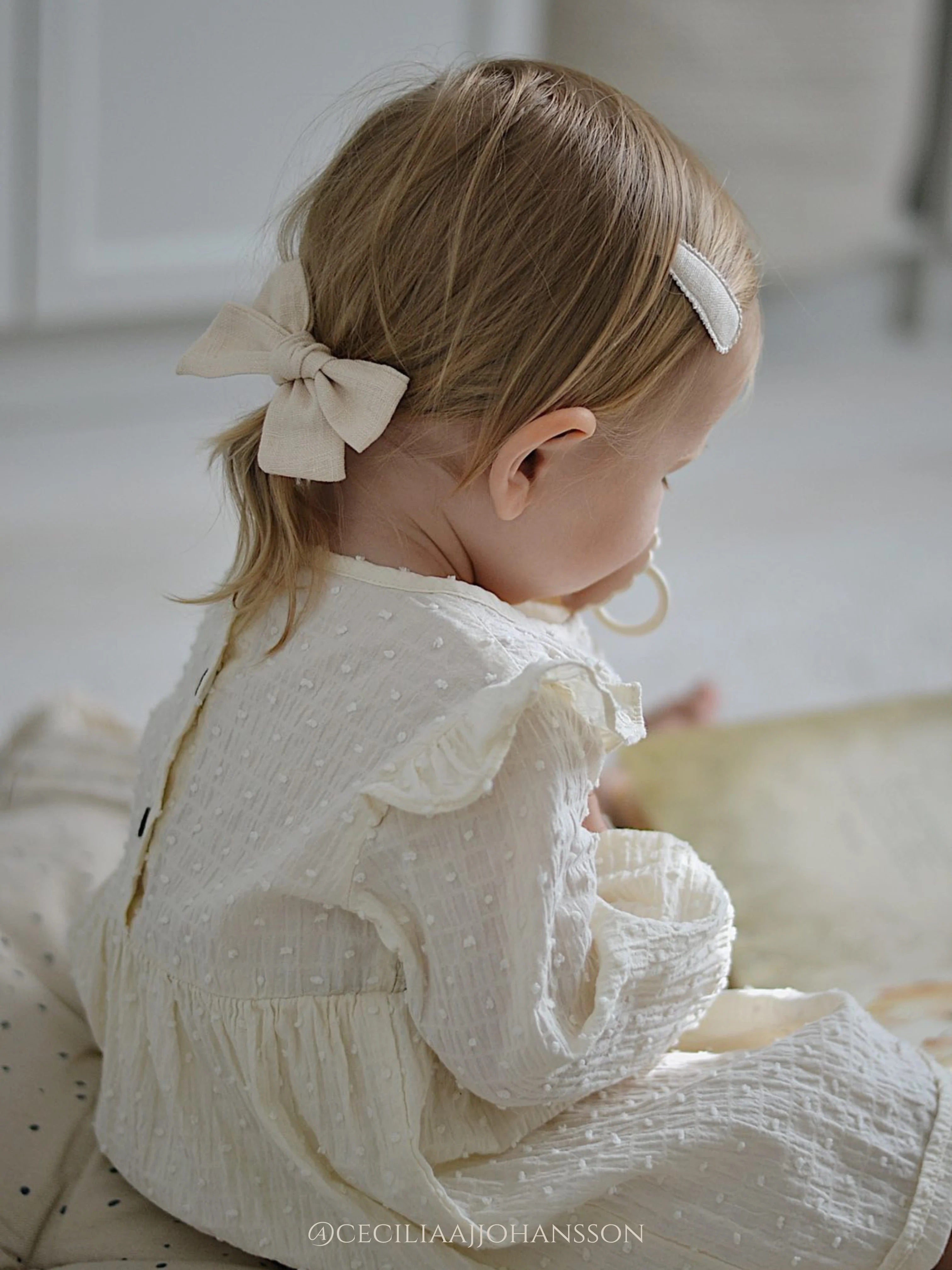 Liv & Loke Ester Linen Bow - Sand
