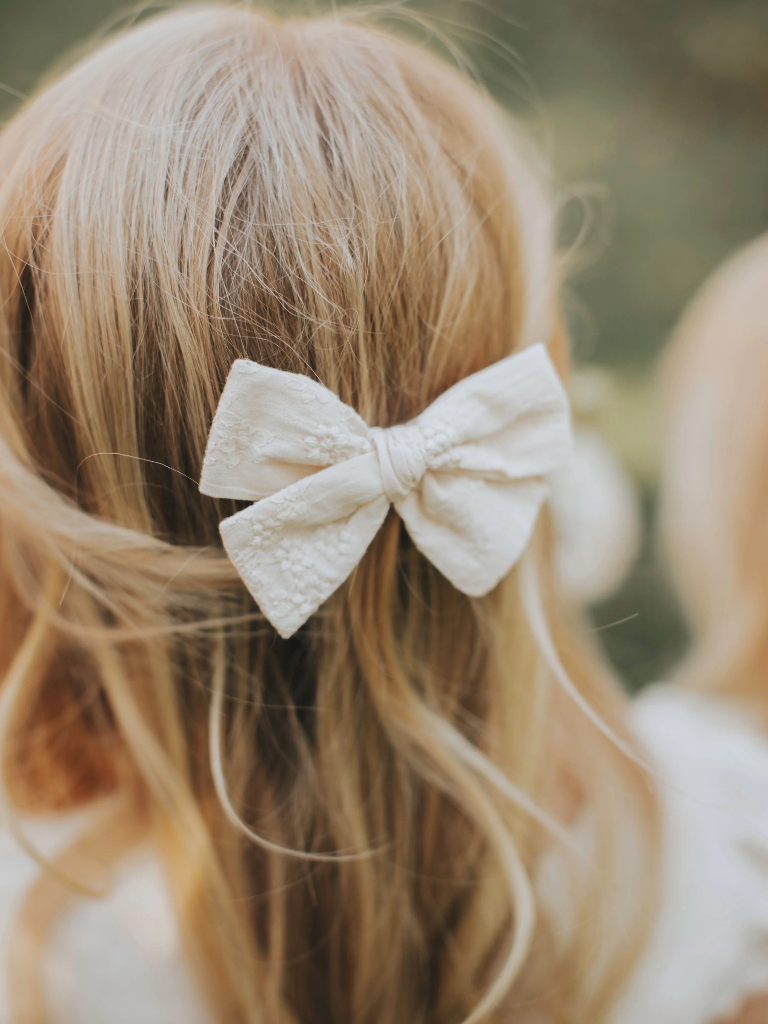 Liv & Loke Ester Rosette - Natural embroidered bow