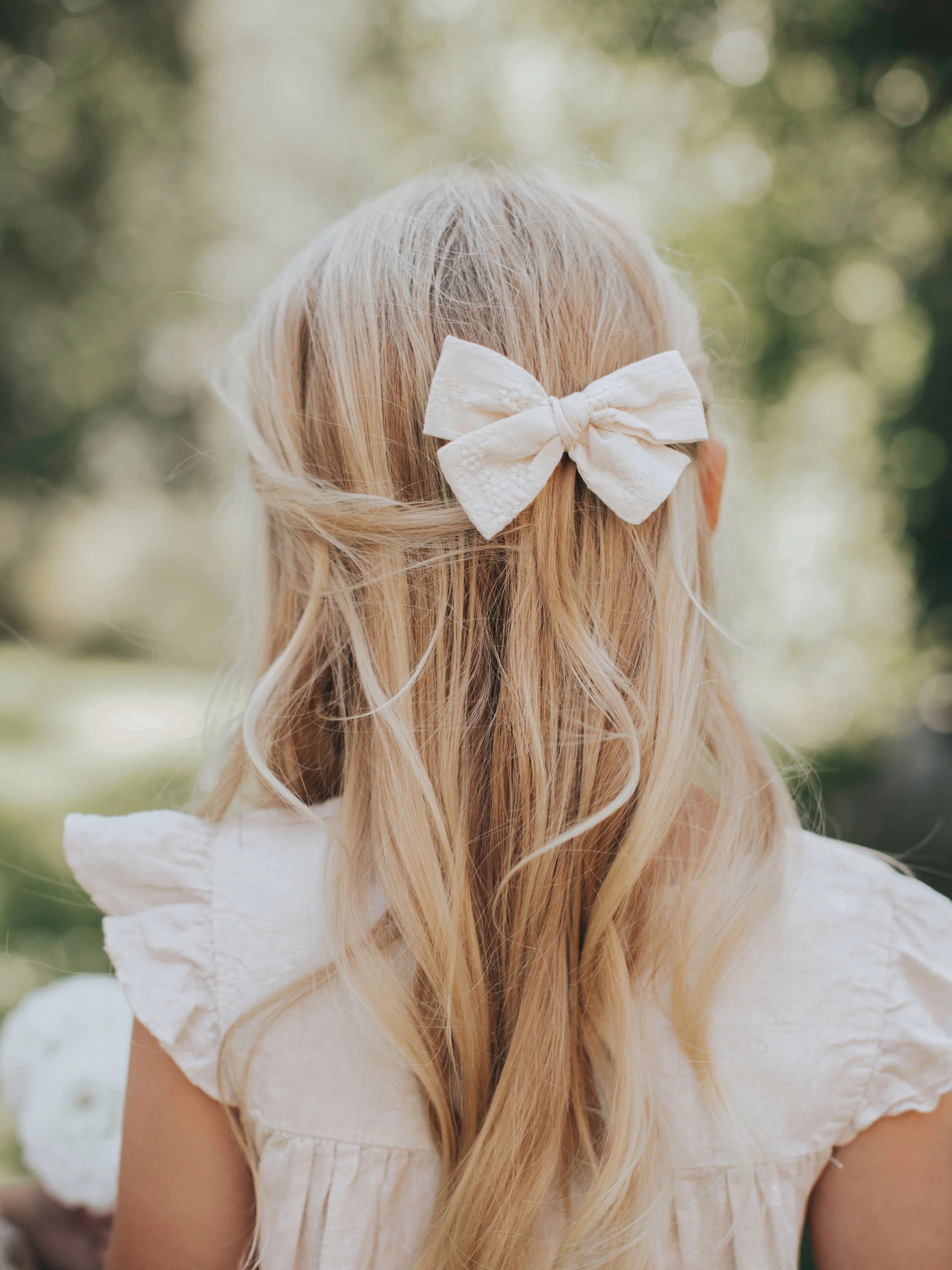 Liv & Loke Ester Rosette - Natural embroidered bow