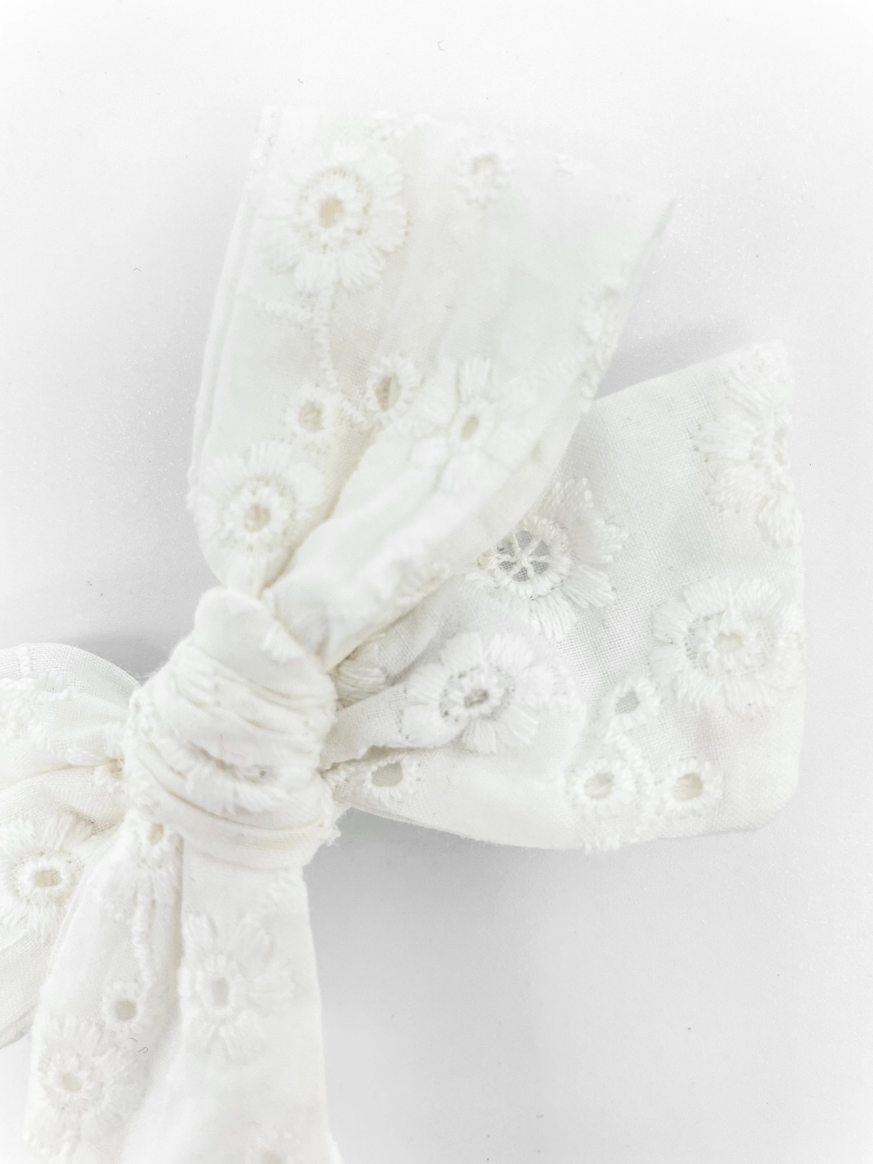 Liv & Loke Ester Rosette - White embroidery