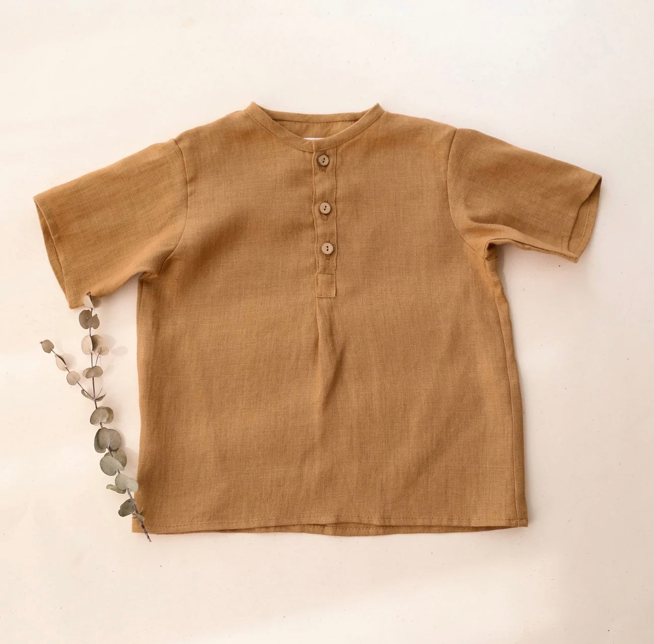 Dannie and Lilou Linen Short Sleeve Buttoned Tee