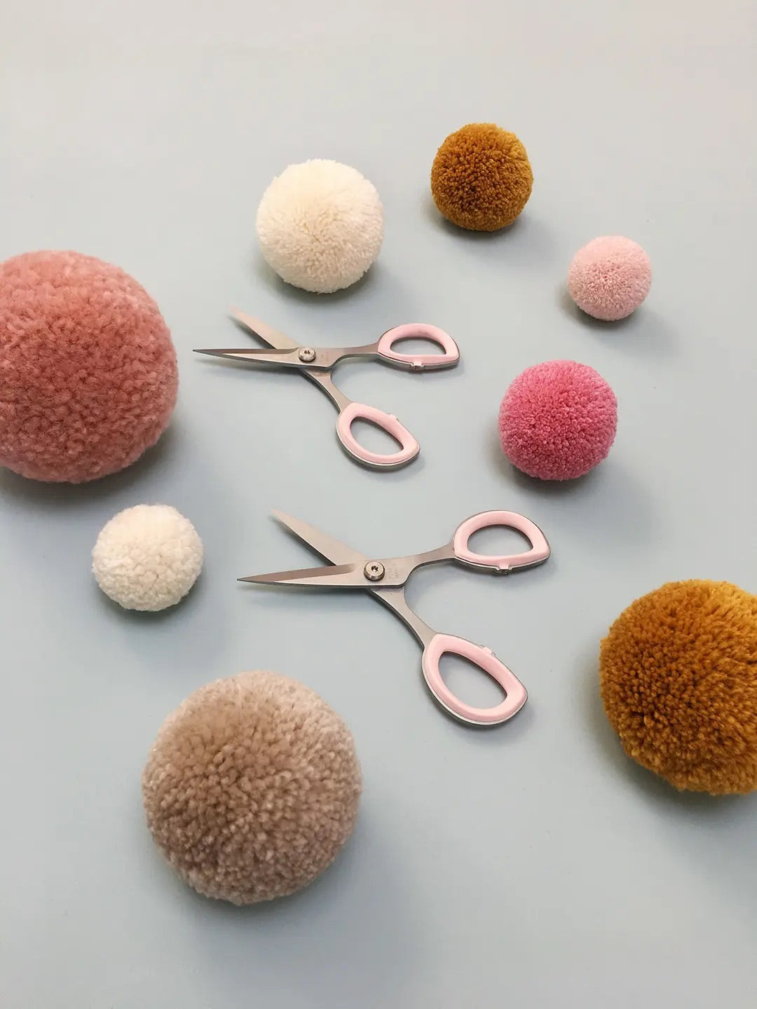 Pom Maker The Ultimate Pompom Scissors