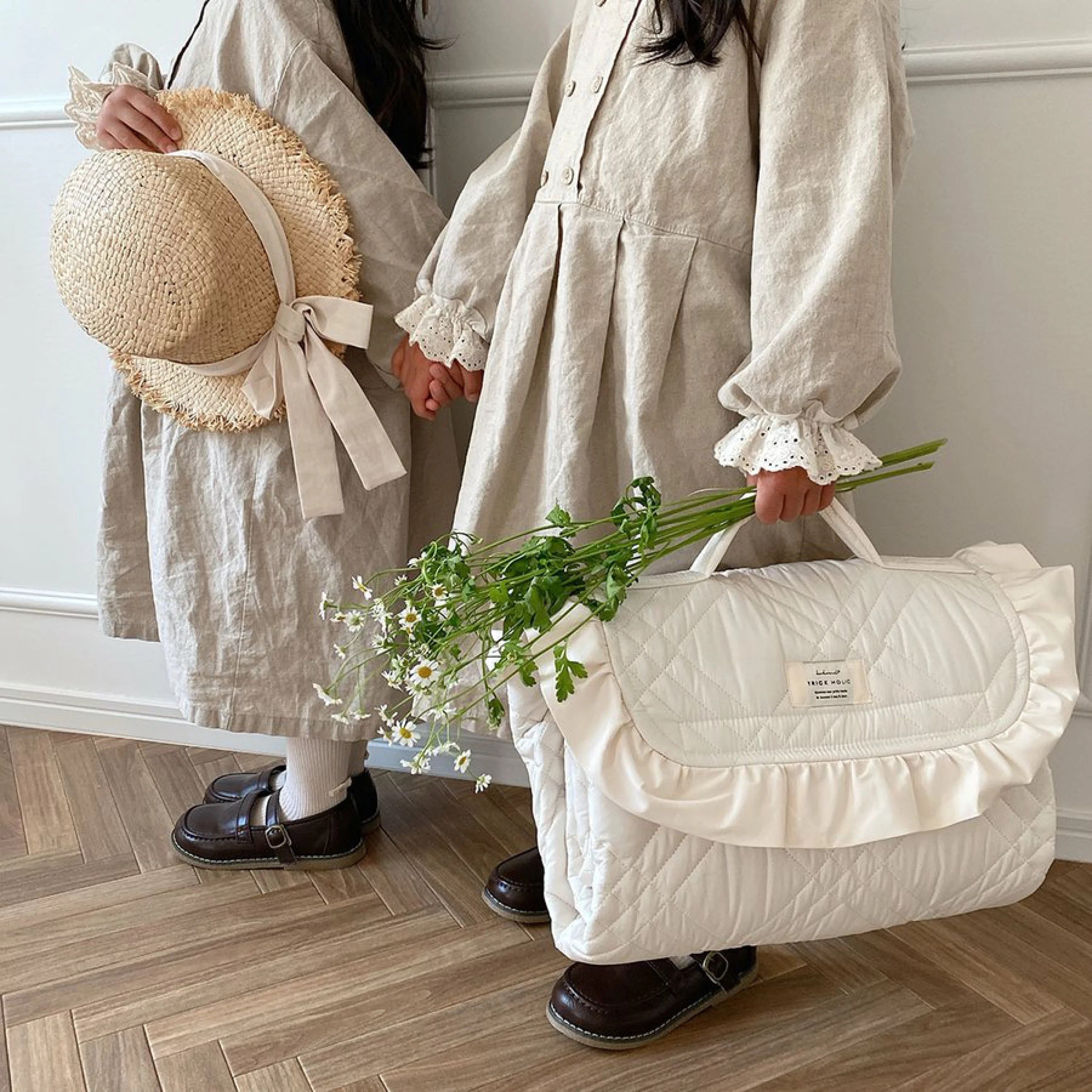 Trick Holic Frill French Picnic Mat - Ivory