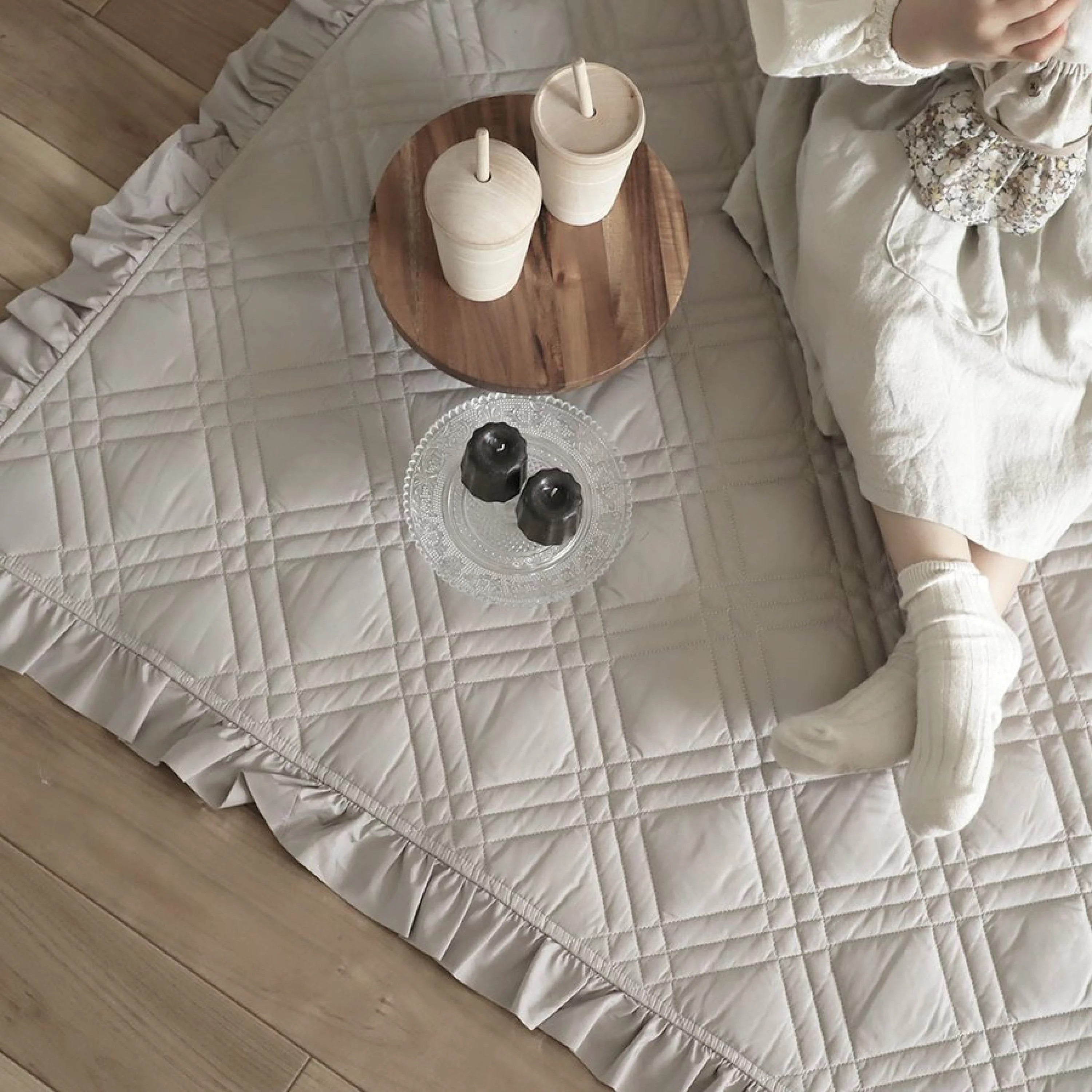 Trick Holic Frill French Picnic Mat - Ivory