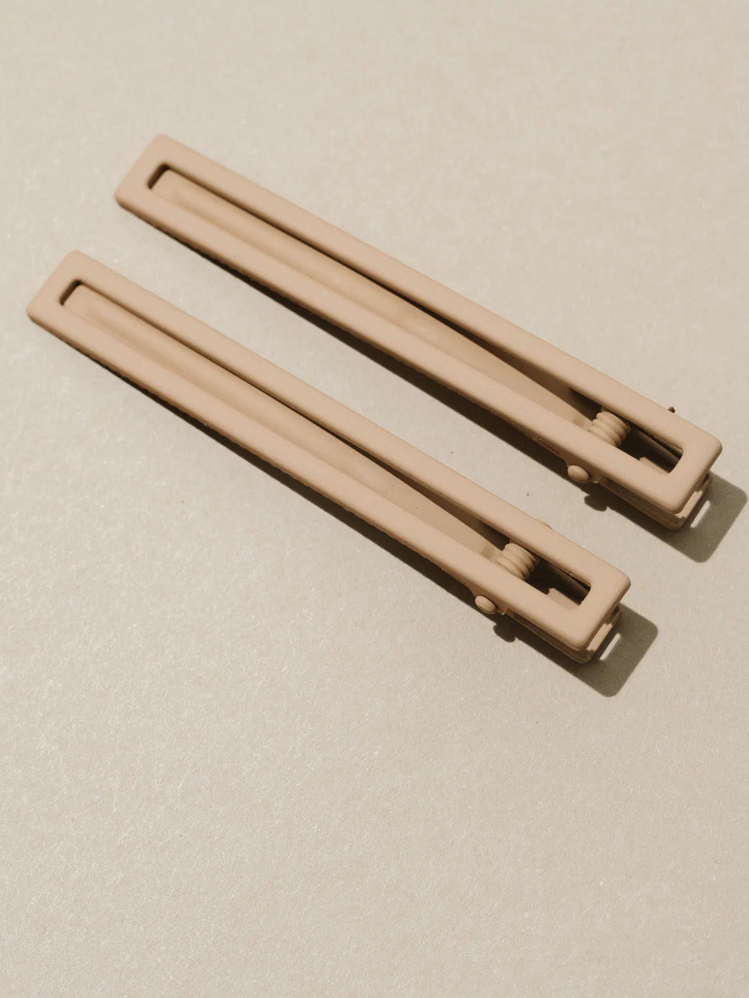 Nat + Noor Leia Hair Clips In Mocha