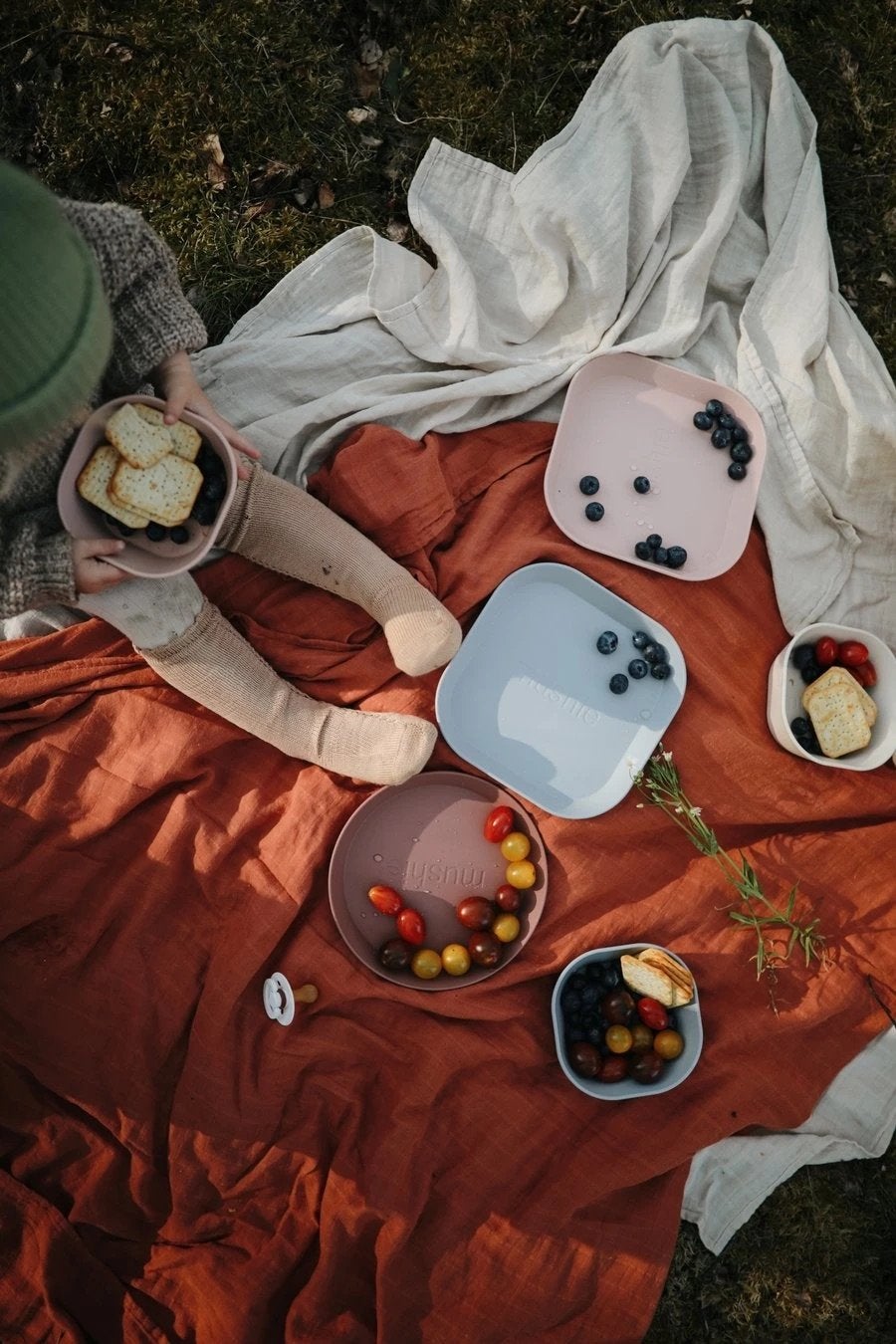 Mushie Round Dinnerware Plates, Set of 2