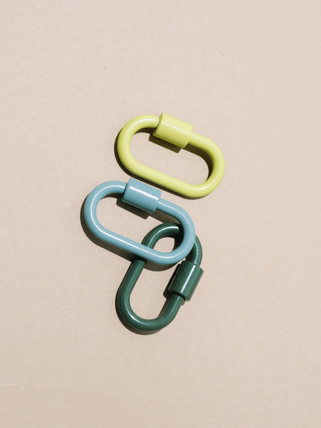 Nat + Noor Mini Lock Keychain Set in Pistachio