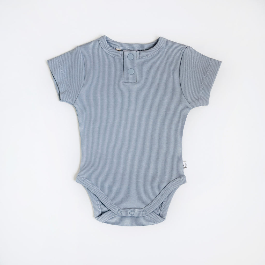 Snuggle Hunny Kids Short Sleeve Bodysuit