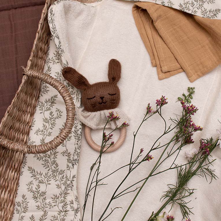 Main Sauvage Bunny Nut Teething Ring